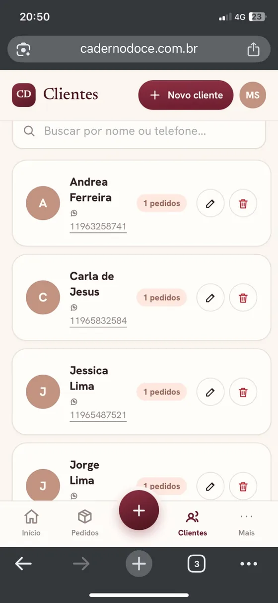 Lista de clientes com histórico de pedidos